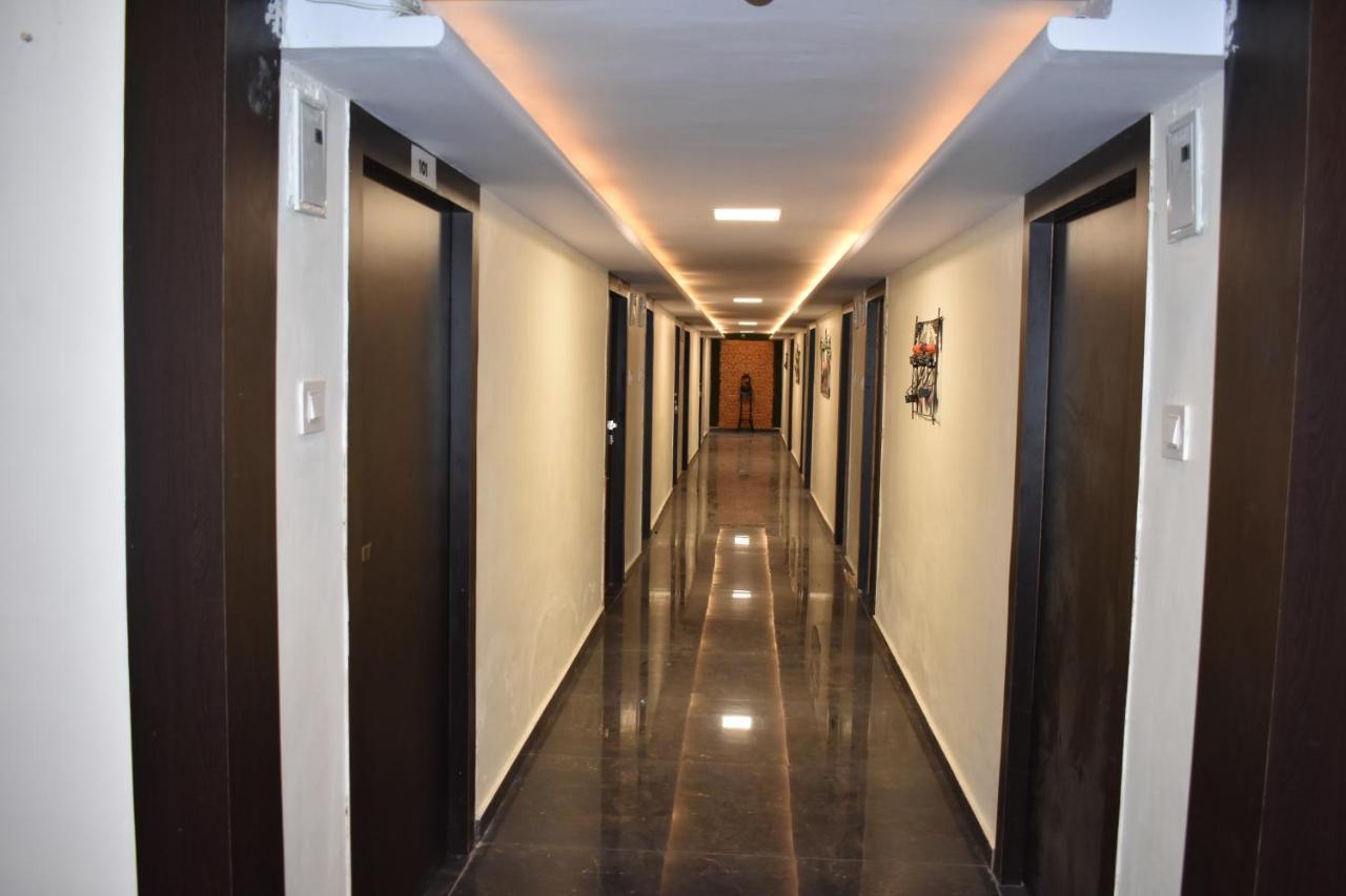Hotel Shagun Residency ماثورا المظهر الخارجي الصورة