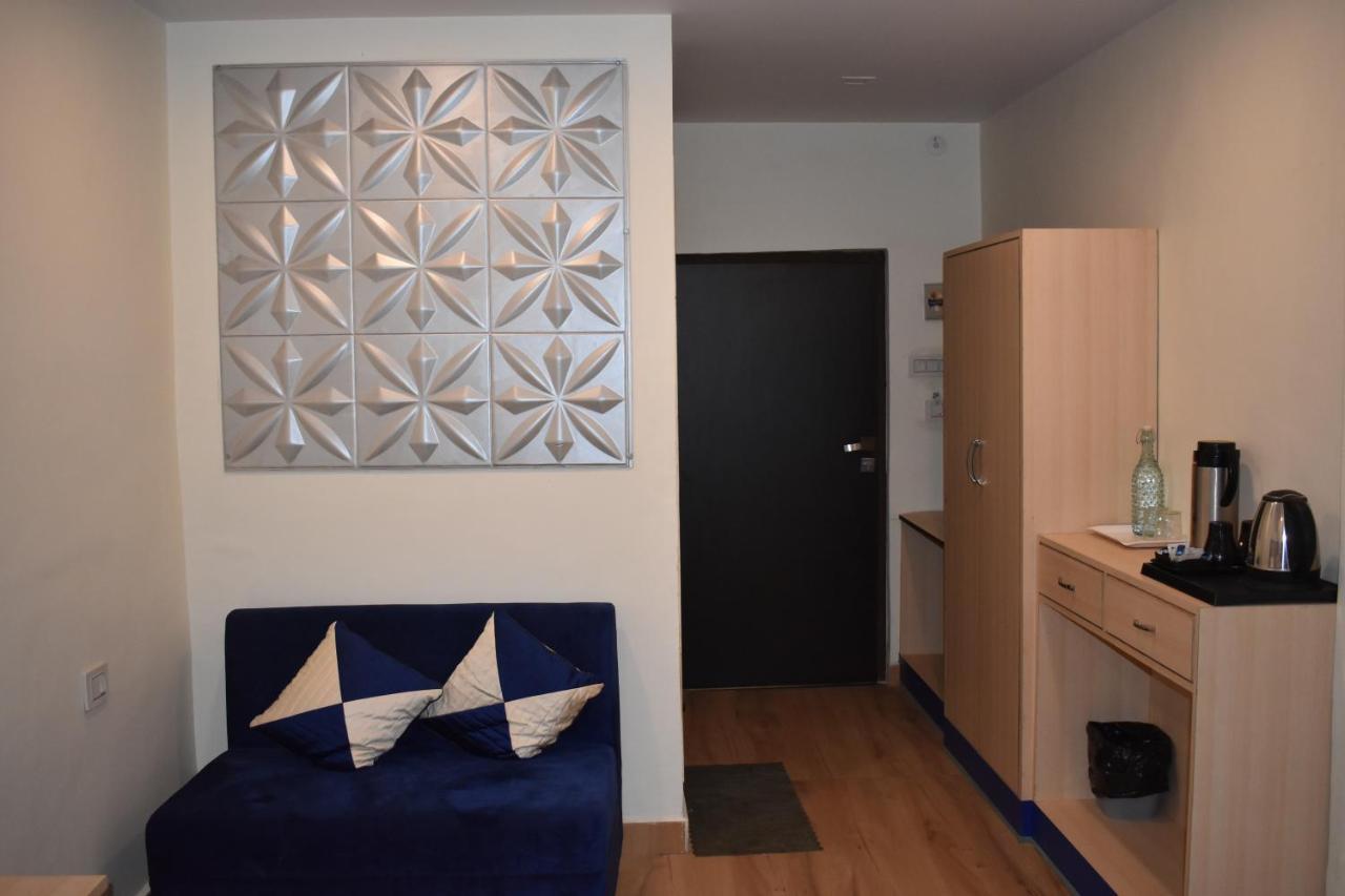 Hotel Shagun Residency ماثورا المظهر الخارجي الصورة